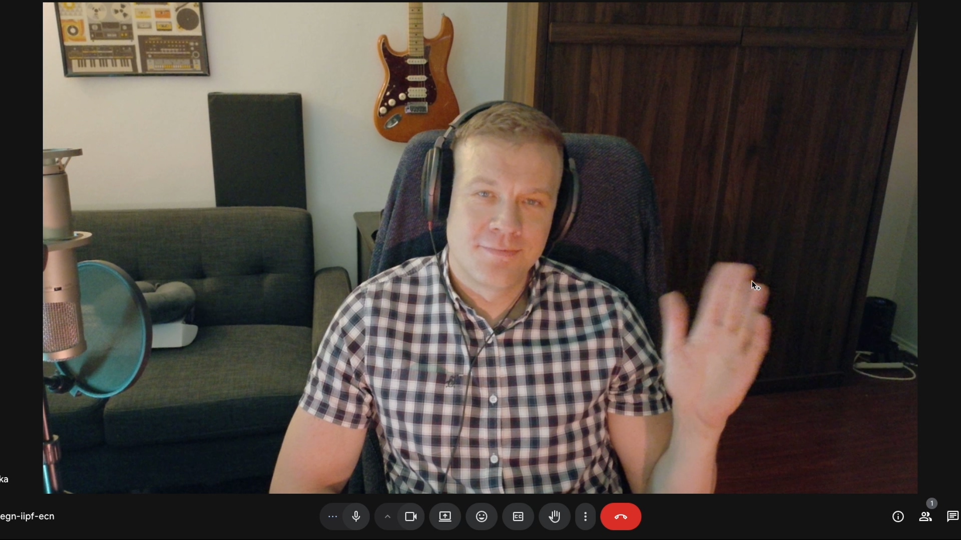 GigaSeshions: Video Calls With Gigamesh